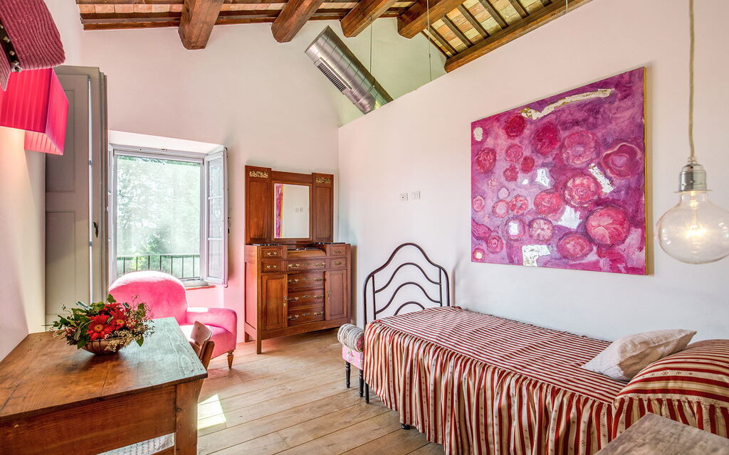 La Corte Del Grano: la-corte-del-grano-abbadia-villa-camera-da-letto