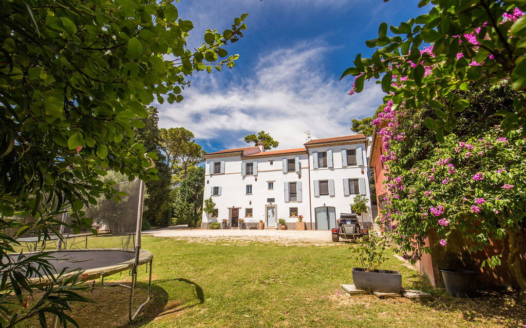 La Corte Del Grano: la-corte-del-grano-abbadia-villa-esterno