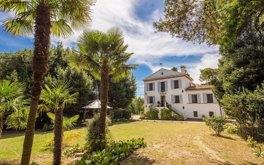 La Corte Del Grano: la-corte-del-grano-abbadia-villa-esterno