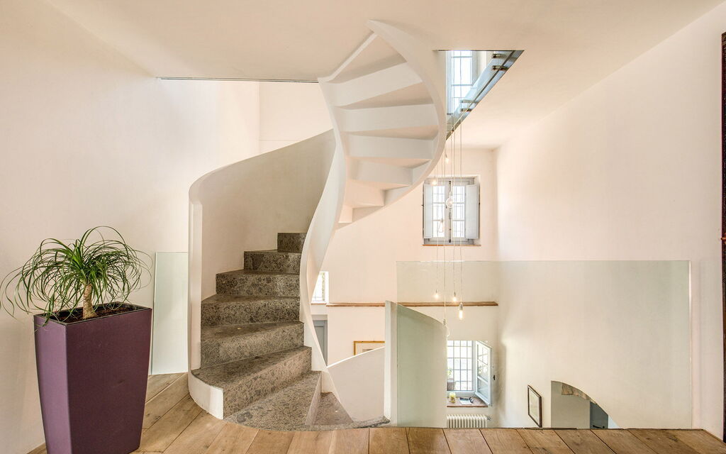 La Corte Del Grano: la-corte-del-grano-abbadia-villa-scale