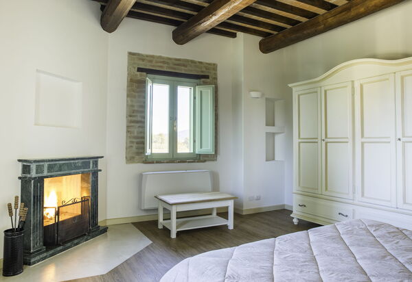 Casale Esperienza Sul Tevere: casale-esperienza-sul-tevere-marsciano-villa-bedroom