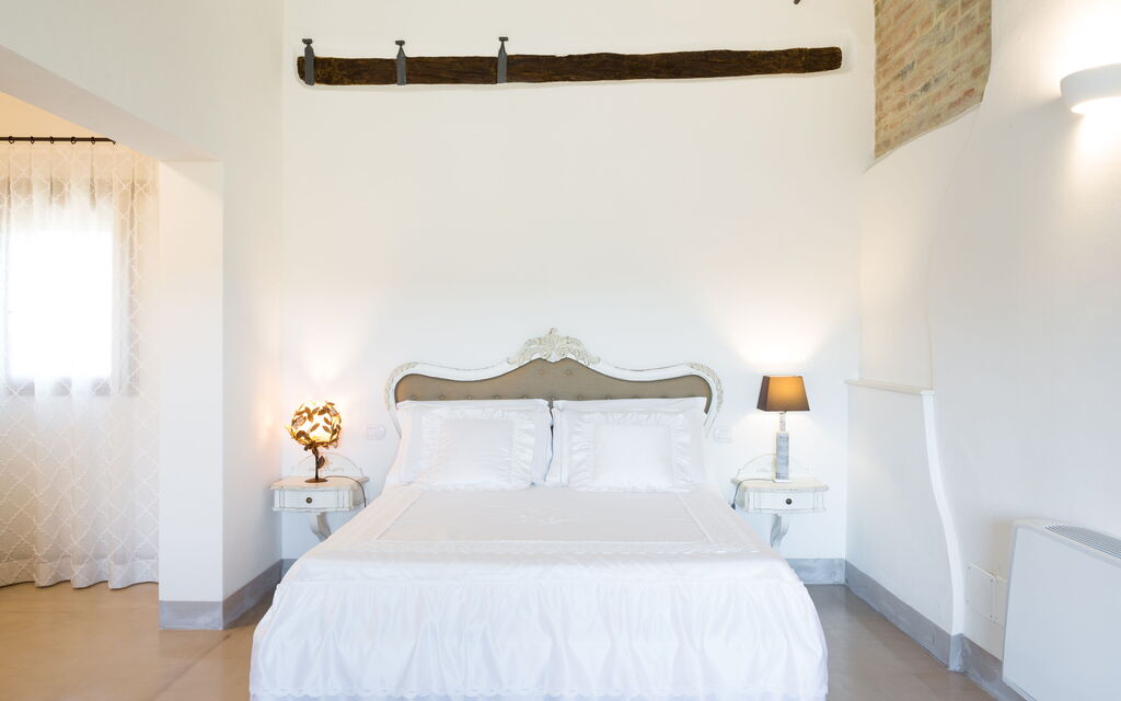 Casale Esperienza Sul Tevere: casale-esperienza-sul-tevere-marsciano-villa-bedroom
