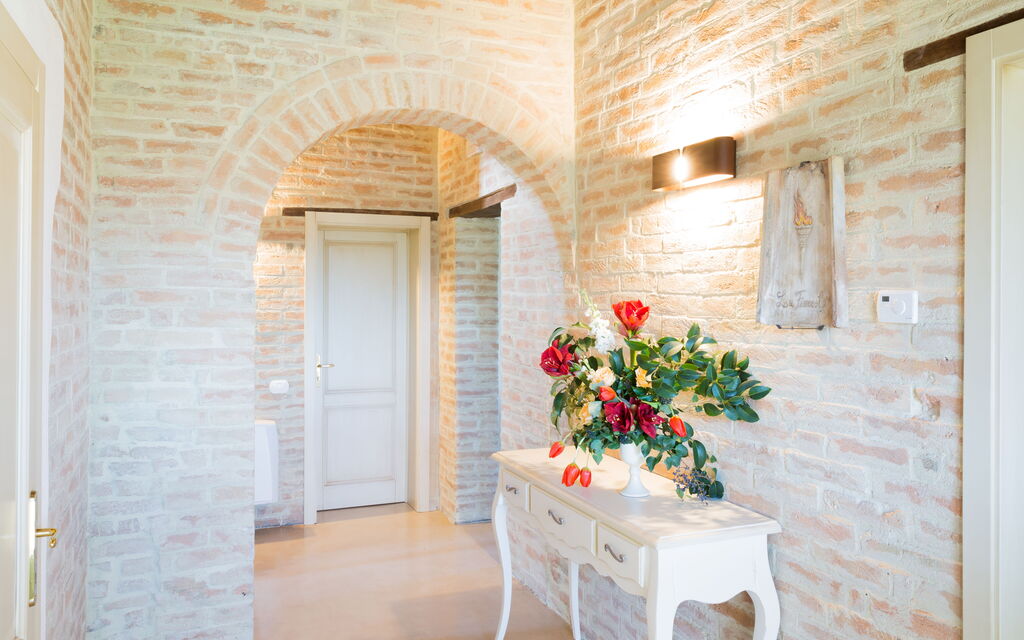 Casale Esperienza Sul Tevere: casale-esperienza-sul-tevere-marsciano-villa-hallway