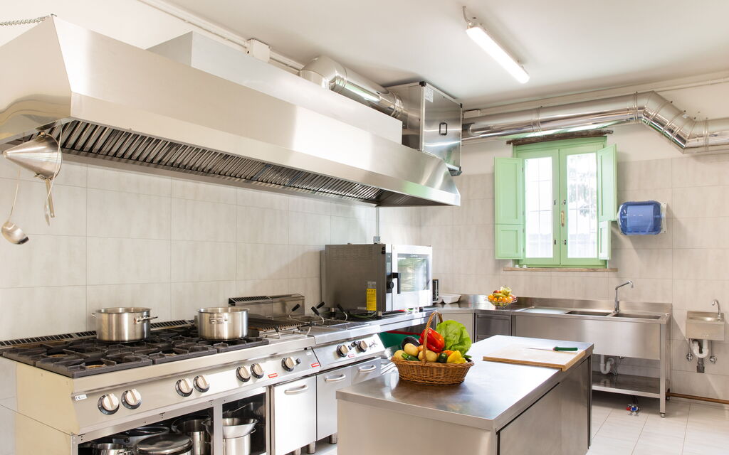 Casale Esperienza Sul Tevere: casale-esperienza-sul-tevere-marsciano-villa-kitchen