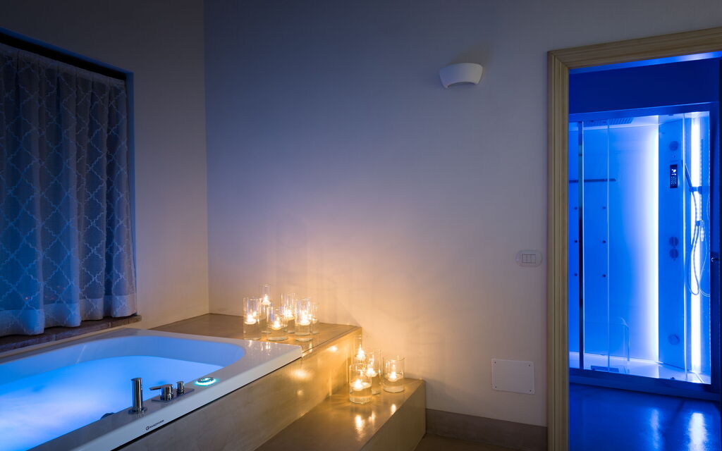 Casale Esperienza Sul Tevere: casale-esperienza-sul-tevere-marsciano-villa-hot-tub