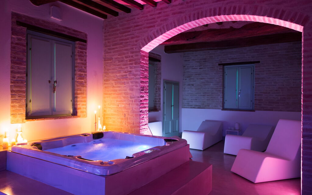 Casale Esperienza Sul Tevere: casale-esperienza-sul-tevere-marsciano-villa-hot-tub