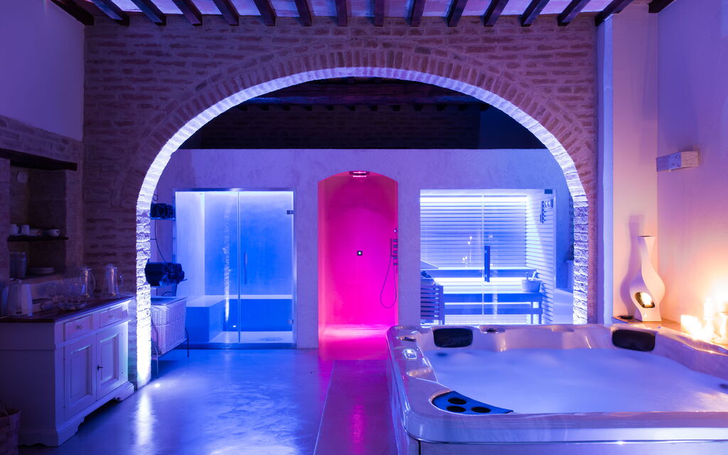 Casale Esperienza Sul Tevere: casale-esperienza-sul-tevere-marsciano-villa-hot-tub