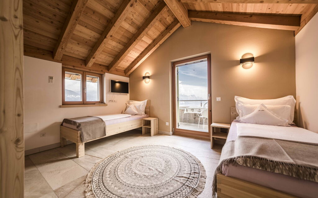 Dimora Delle Ninfee Del Garda: dimora-delle-ninfee-del-garda-castelletto-villa-bedroom