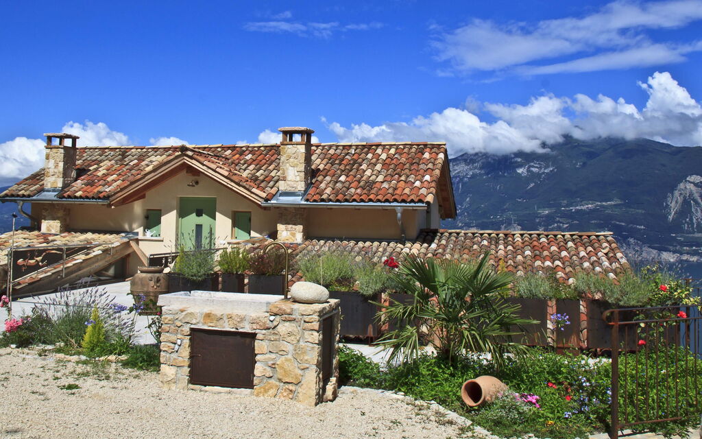 Dimora Delle Ninfee Del Garda: dimora-delle-ninfee-del-garda-castelletto-villa-esterno