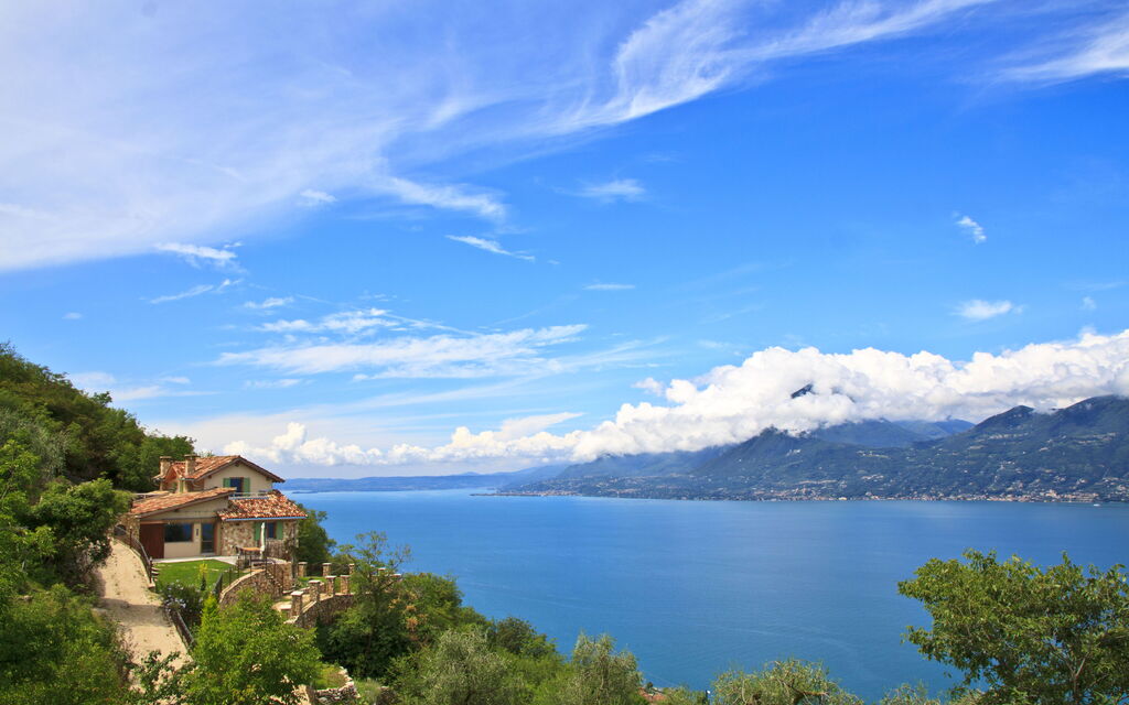 Dimora Delle Ninfee Del Garda: dimora-delle-ninfee-del-garda-castelletto-villa-vista