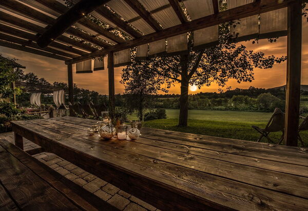 Luxury Ponente: Building Exterior, Scenic View