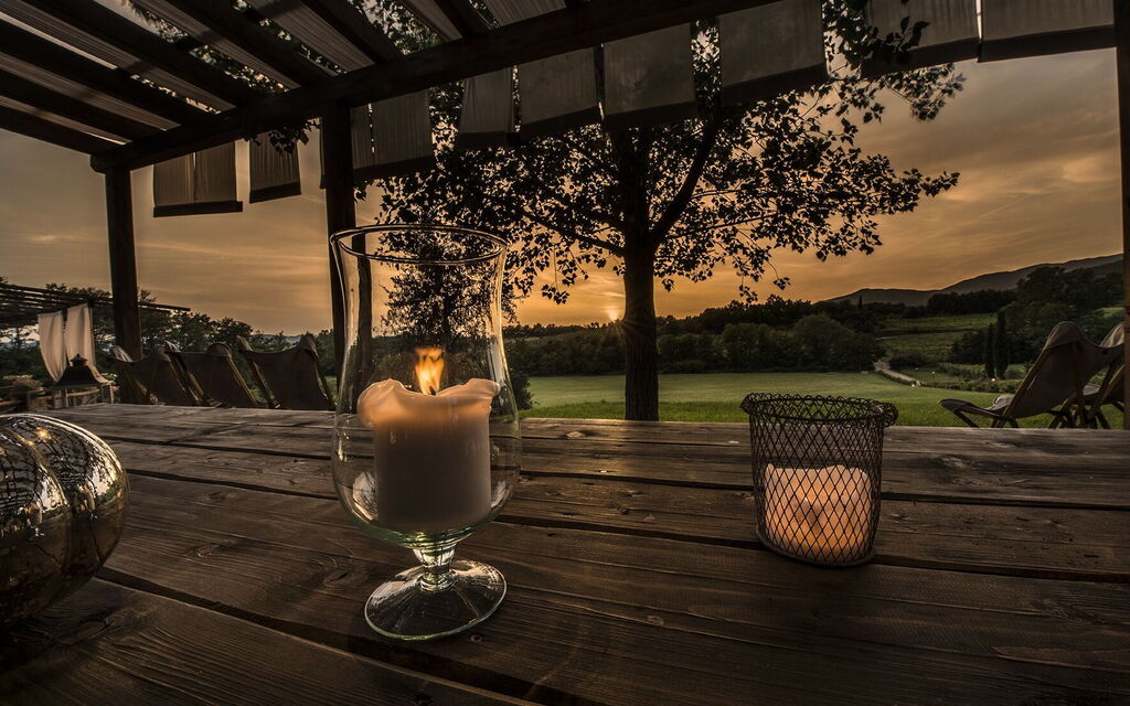 Luxury Ponente: Building Exterior, Scenic View