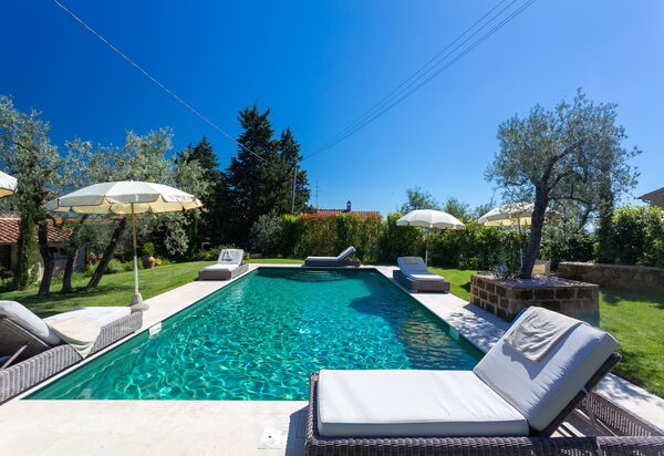 Villa Ligheia: Piscina