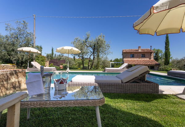 Villa Ligheia: Piscina