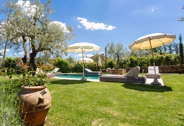 Villa Ligheia: Piscina