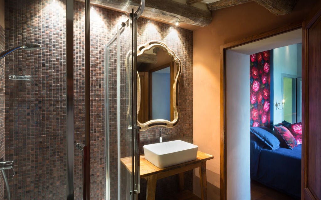 La Danza Del Mandorlo: Bathroom, Bedroom