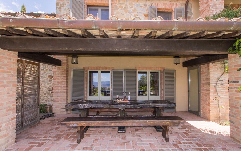 La Danza Del Mandorlo: Building Exterior