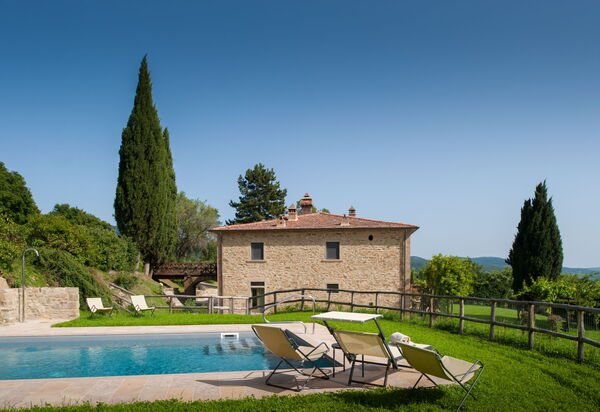 Winery Alpe Villa: Pool, Scenic View