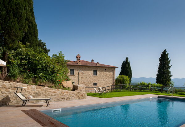 Winery Alpe Villa: Pool, Scenic View