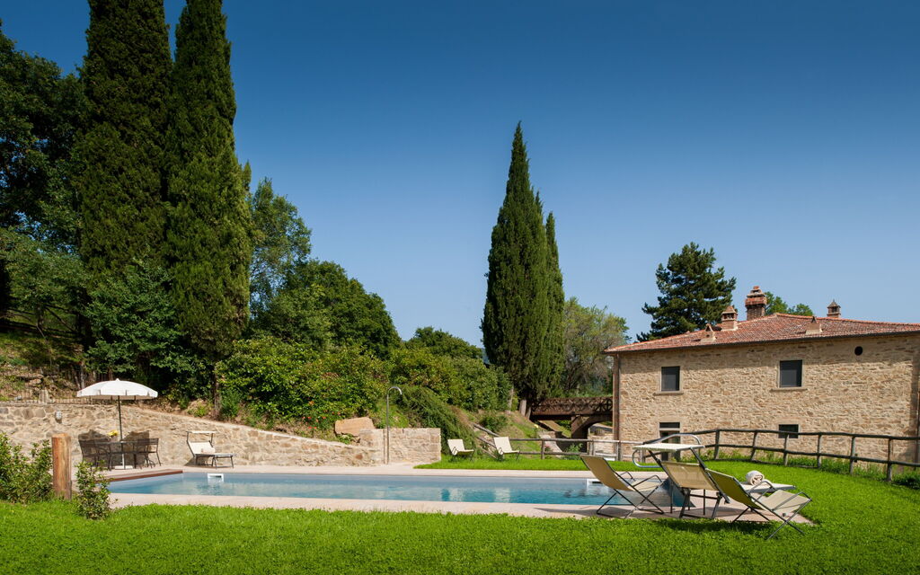 Winery Alpe Villa: Pool, Scenic View