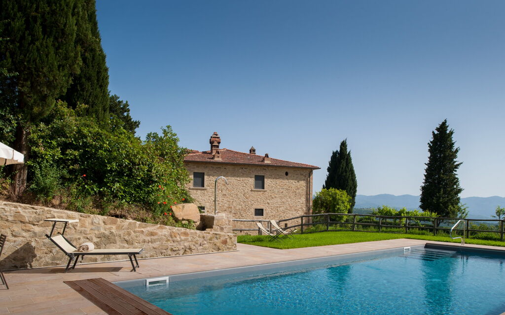 Winery Alpe Villa: Pool, Scenic View