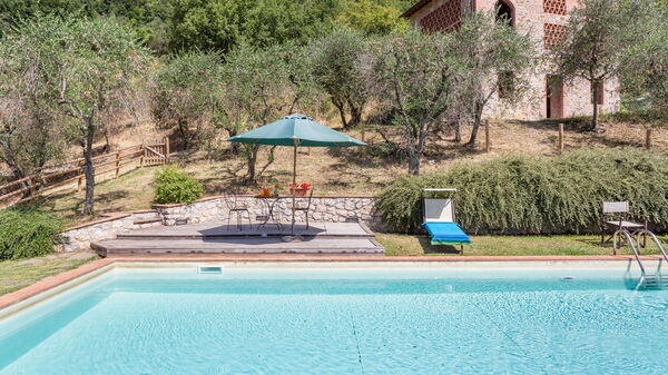 Villa Mastiano: Building Exterior, Pool