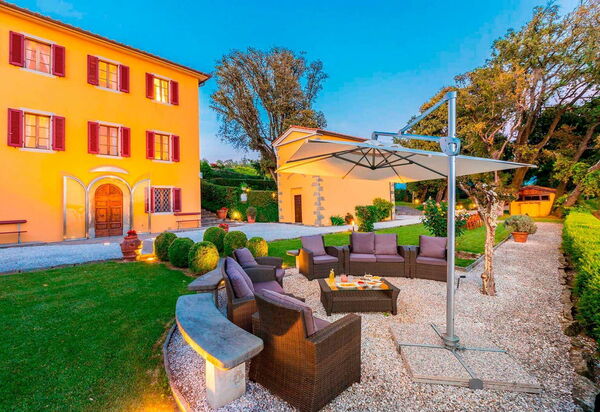 Tusco Home: all'aperto, Entrata Principale