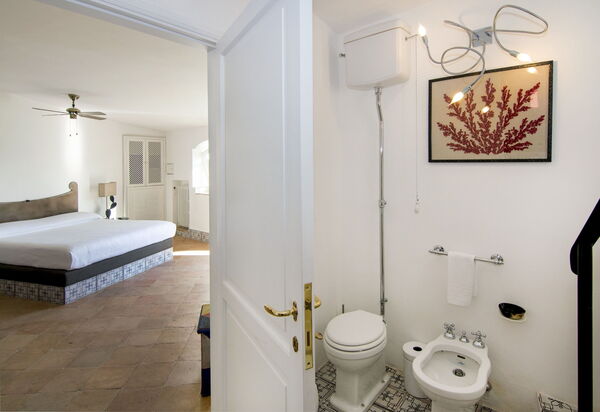 Maiori Chalet: Bathroom, Bedroom