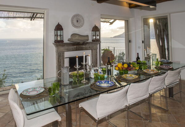 Maiori Chalet: Dining Room, Kitchen