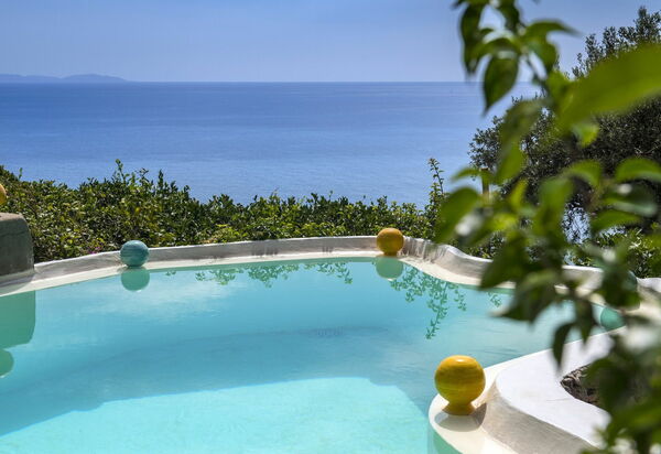 Maiori Chalet: Outdoor, Pool