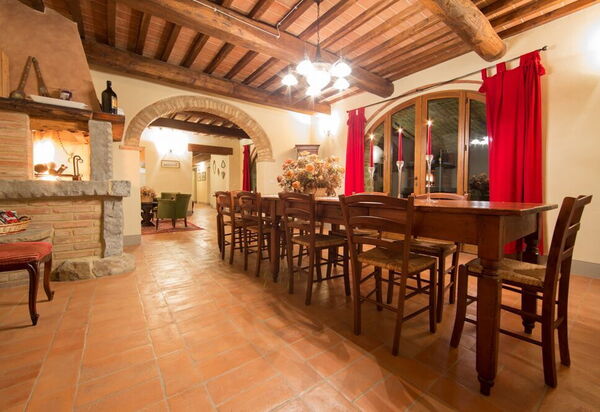 La Pietra Al Tramonto: Living Room