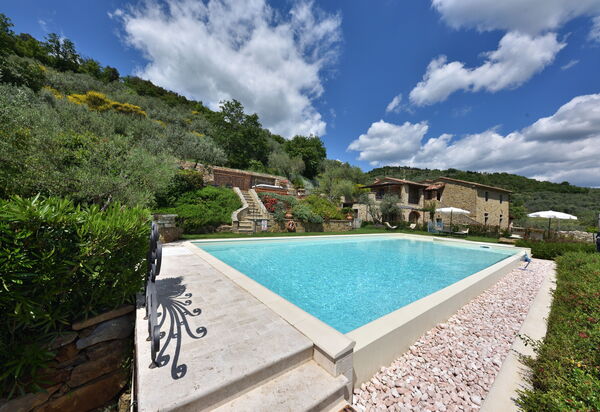La Pietra Al Tramonto: Outdoor, Pool, Scenic View