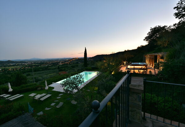 La Pietra Al Tramonto: Outdoor, Pool, Scenic View