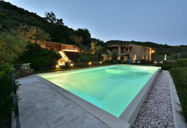 La Pietra Al Tramonto: Outdoor, Pool, Scenic View