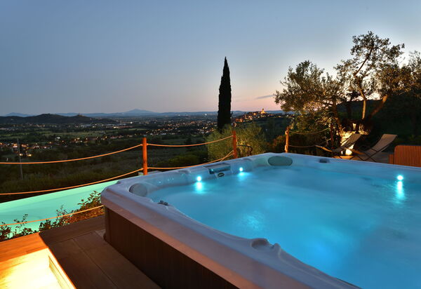 La Pietra Al Tramonto: Outdoor, Pool, Scenic View