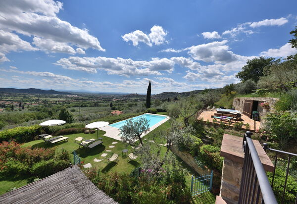 La Pietra Al Tramonto: Outdoor, Pool, Scenic View