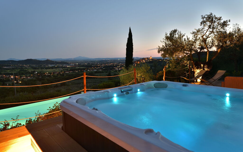 La Pietra Al Tramonto: Outdoor, Pool, Scenic View