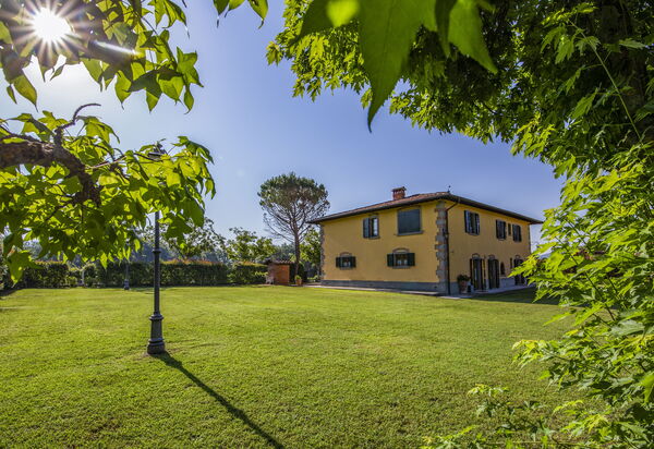 Casaletto Sul Lago: Entrata Principale, Esterni, Giardino