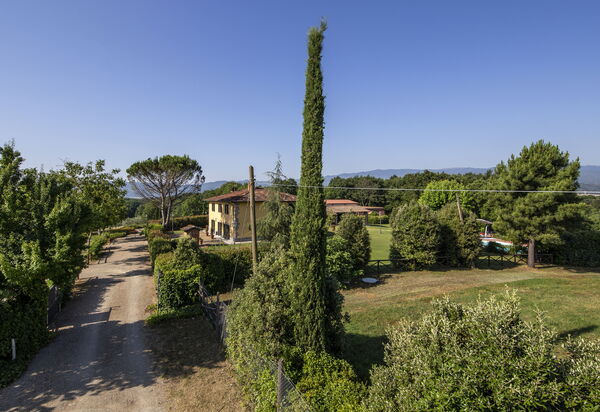 Casaletto Sul Lago: Entrata Principale, Esterni, Giardino