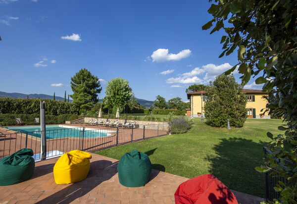 Casaletto Sul Lago: Esterni, Piscina