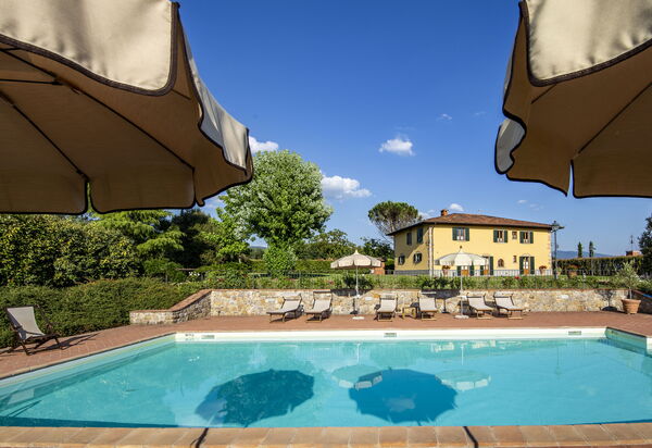 Casaletto Sul Lago: Esterni, Piscina