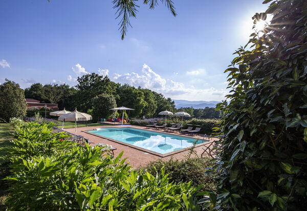 Casaletto Sul Lago: Esterni, Piscina