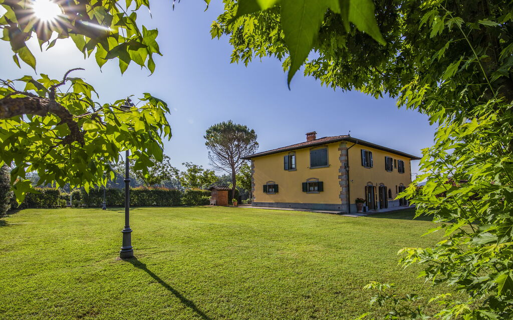 Casaletto Sul Lago: Entrata Principale, Esterni, Giardino