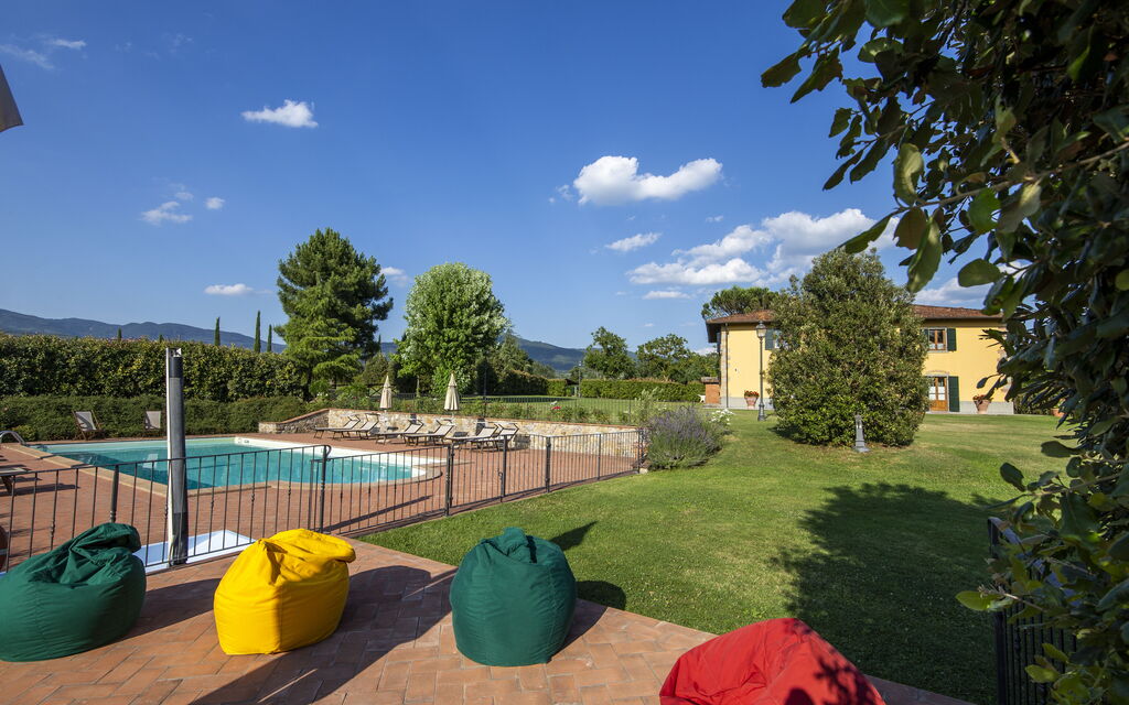 Casaletto Sul Lago: Esterni, Piscina