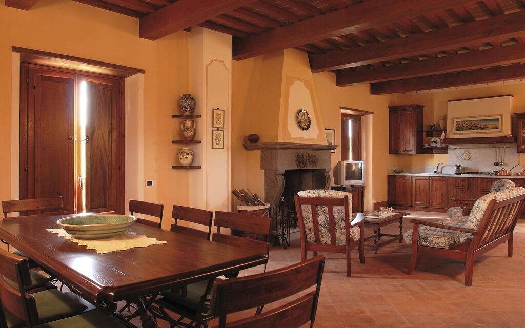 Al Caldo Ritiro: Dining Room, Living Room