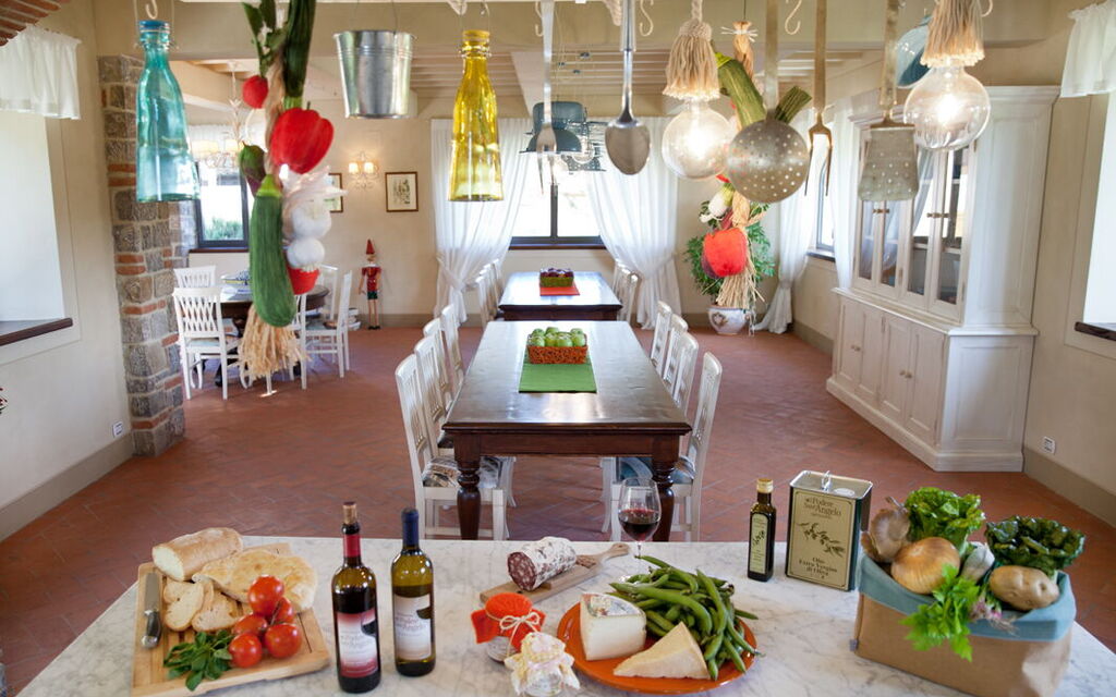 Al Caldo Ritiro: Dining Room, Kitchen