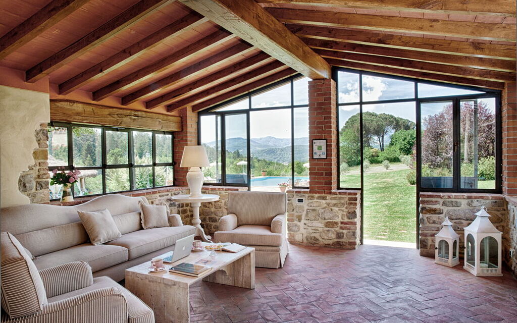 Al Caldo Ritiro: Living Room