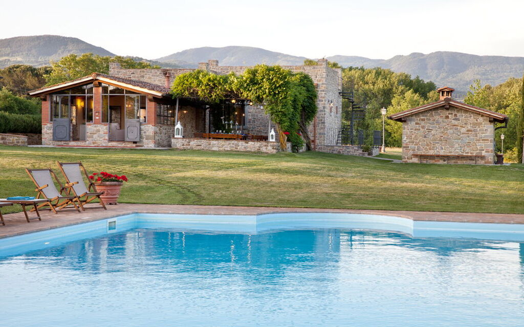 Al Caldo Ritiro: Building Exterior, Garden, Main Entrance, Pool
