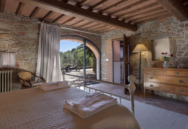 Stony Tuscan Farm: Camera da letto