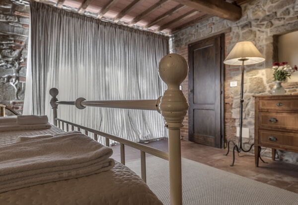 Stony Tuscan Farm: Camera da letto